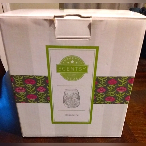 Reimagine Scentsy NIB Butterfly/Floral Pattern *Perfect* - Picture 7 of 9